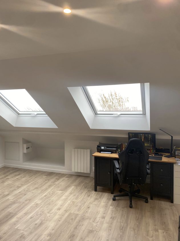 Aménagement de combles Achères 78 : bureau moderne et lumineux